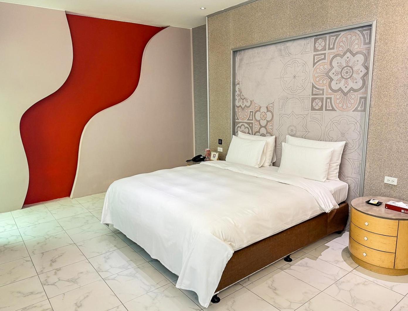 All-Ur Boutique Motel -Chia Yi Branch Chiayi City Exterior photo