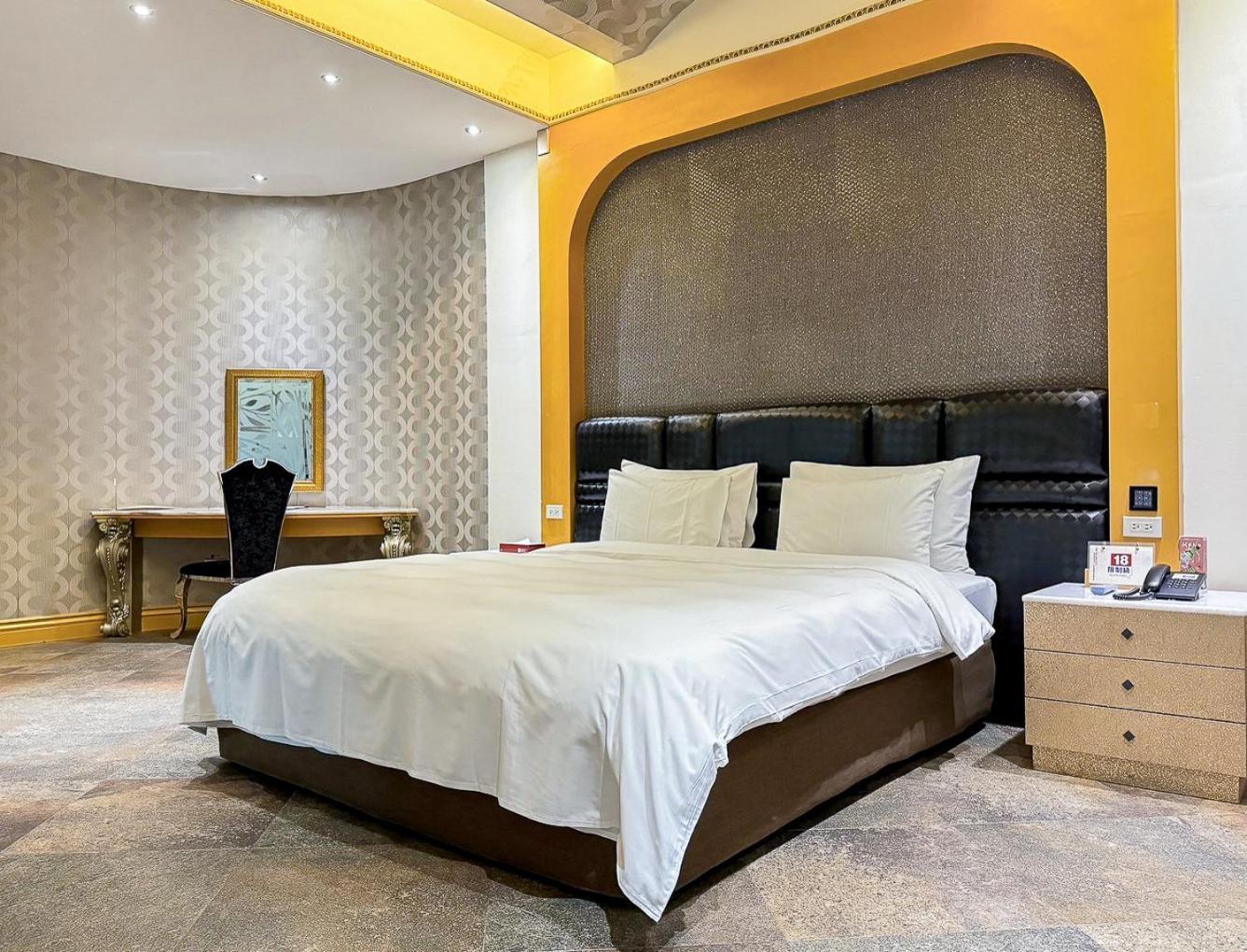 All-Ur Boutique Motel -Chia Yi Branch Chiayi City Exterior photo