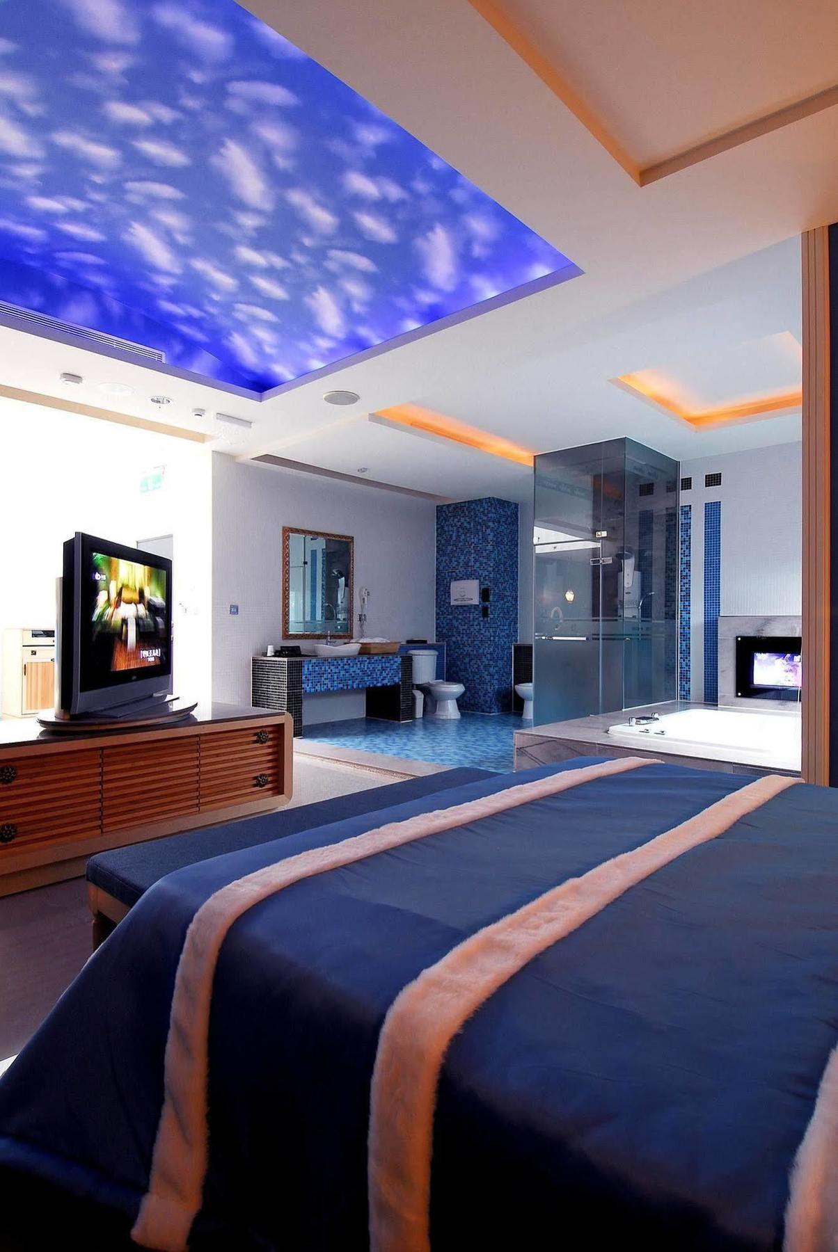 All-Ur Boutique Motel -Chia Yi Branch Chiayi City Exterior photo