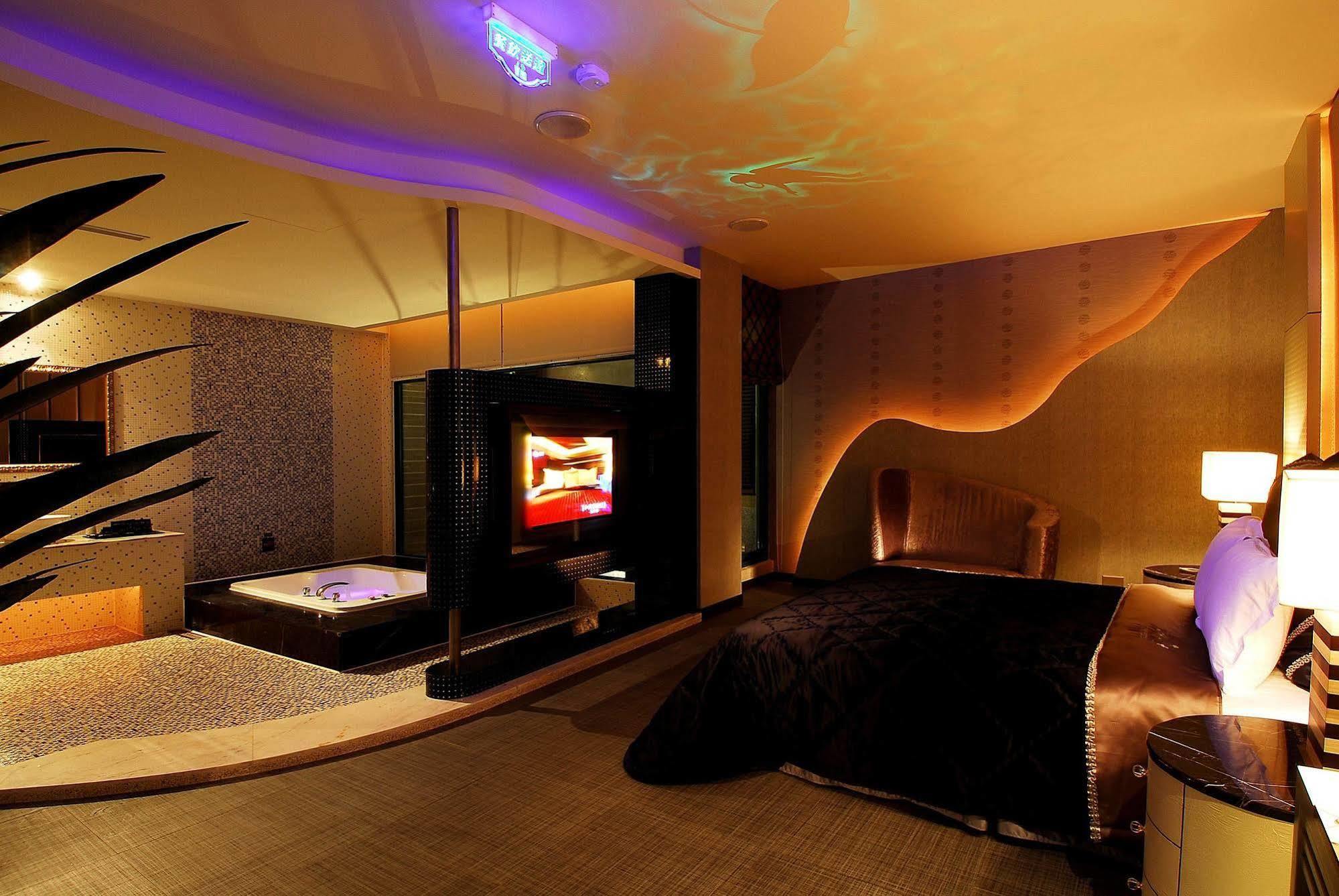 All-Ur Boutique Motel -Chia Yi Branch Chiayi City Exterior photo