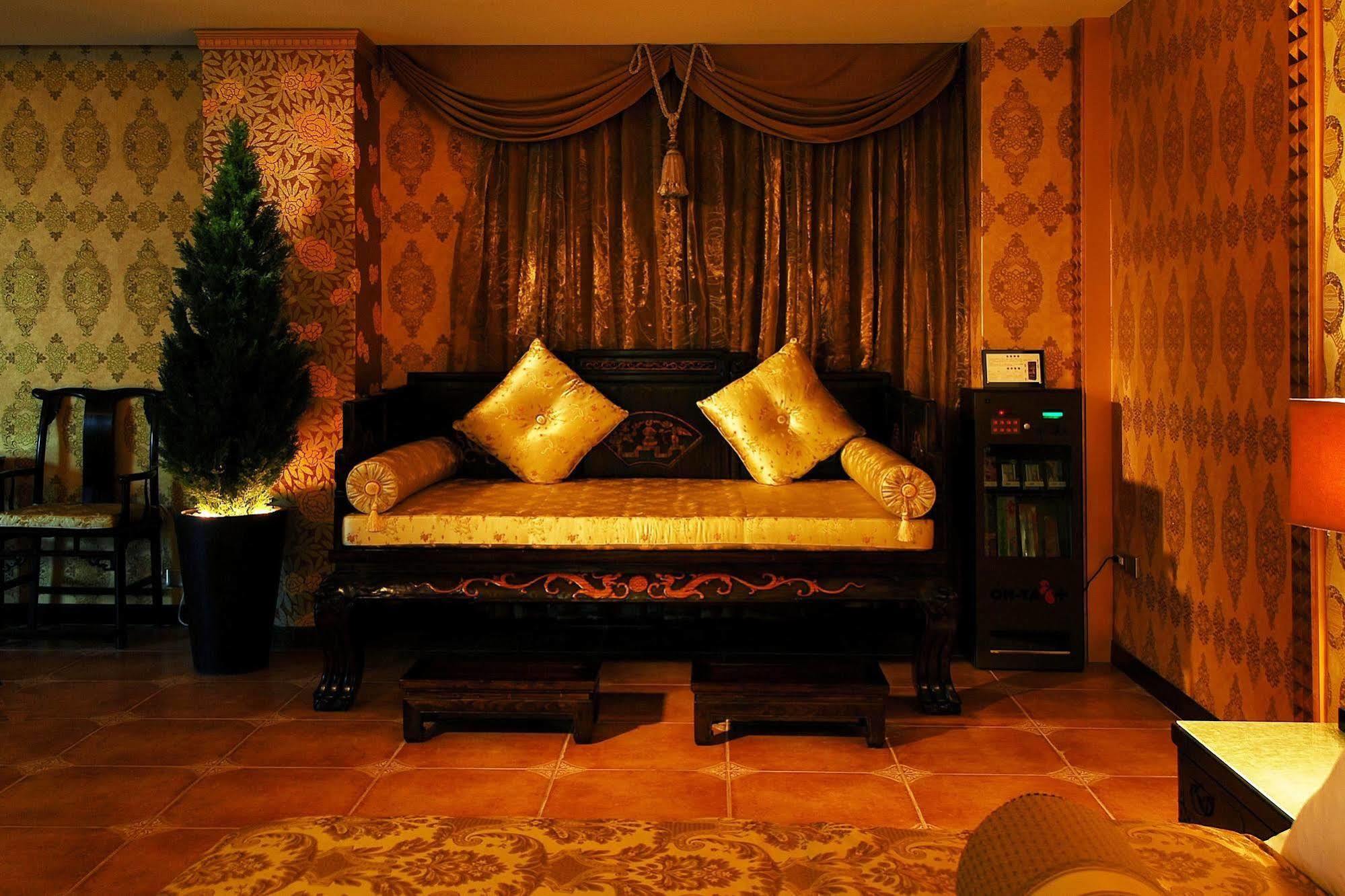 All-Ur Boutique Motel -Chia Yi Branch Chiayi City Exterior photo